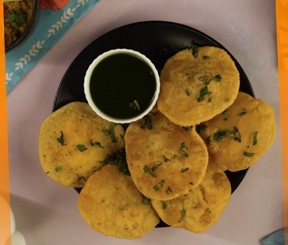 Dal Kachori With Arhar Dal Chutney